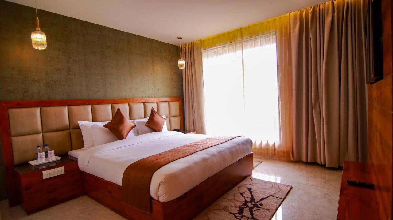Golden Fern Resort Shimla Exterior foto
