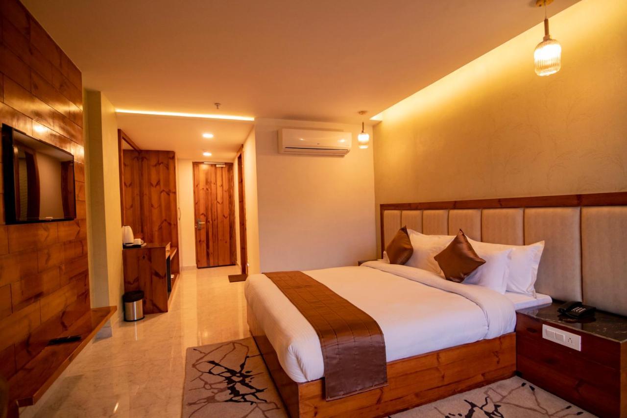 Golden Fern Resort Shimla Exterior foto