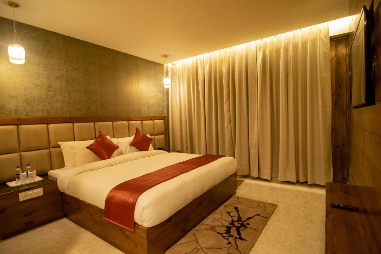Golden Fern Resort Shimla Exterior foto