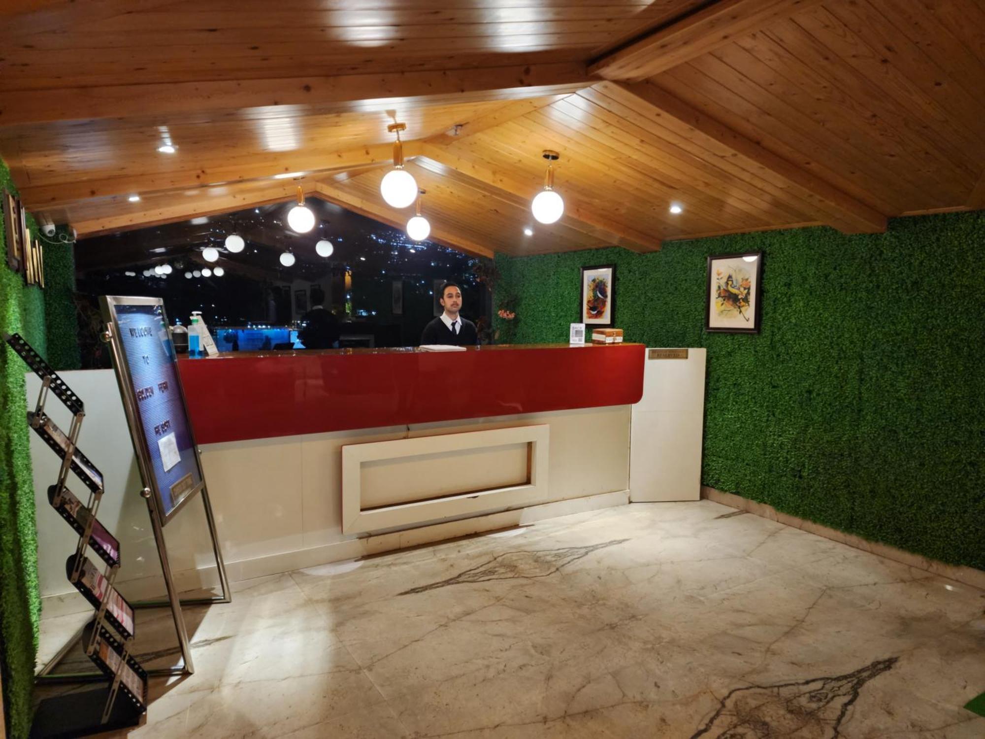 Golden Fern Resort Shimla Exterior foto